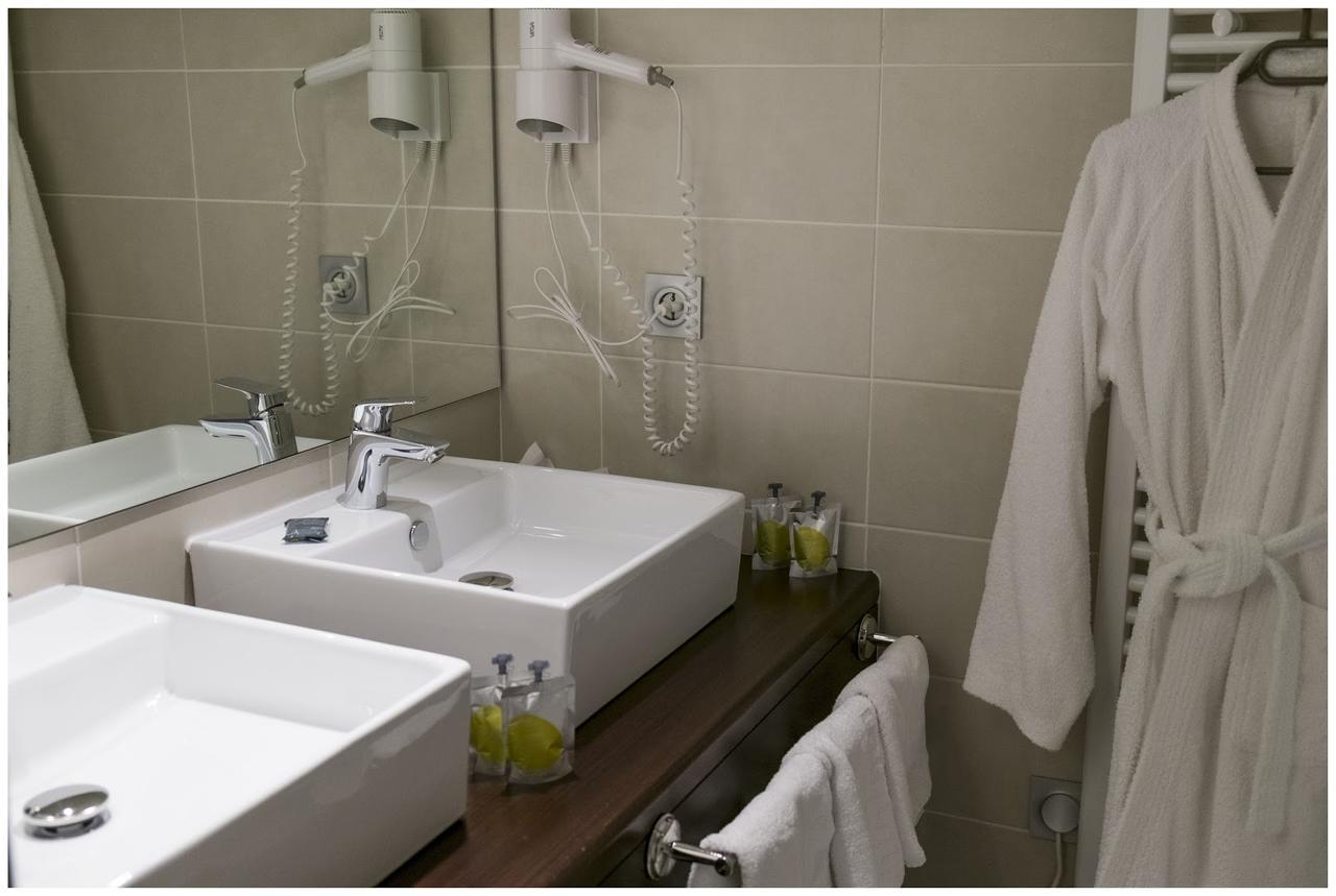 La Llagonne Hotel Corrieu מראה חיצוני תמונה